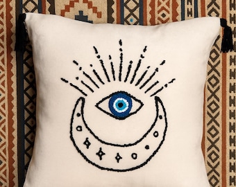 Handgemaakte linnen boze oog kussensloop: Boho Turkish Nazar-amulet