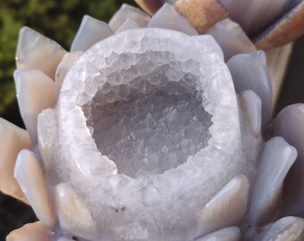 Brilliant LG Lotus Flower Crystal-Huge Druzy Centre-Blue Lace Agate Flower-Statement Piece -Throat Chakra Healing- Home Decor -Alter Decor