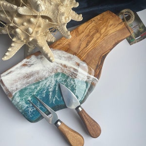 Resin Ocean cheese board . Charcuterie Board , epoxy cutting board.  Mother day gift, housewarming gift. Beach Home Decor.