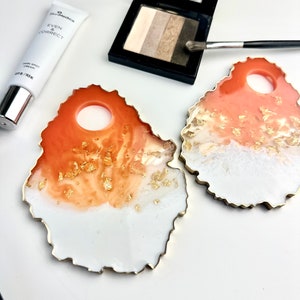 White Resin mixing Makeup Palette. Nail art display. nail Polish Palette. Color Mixing Palette. Bridesmaid favors. Girlfriend gift idea.