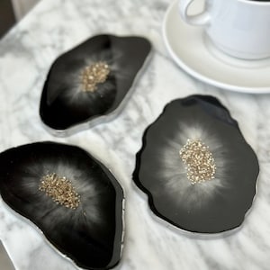 Resin coasters, woman/ mum  gift for christmas. Mother’s Day gift. Black Beverage coasters. Luxury coffee table decor.
