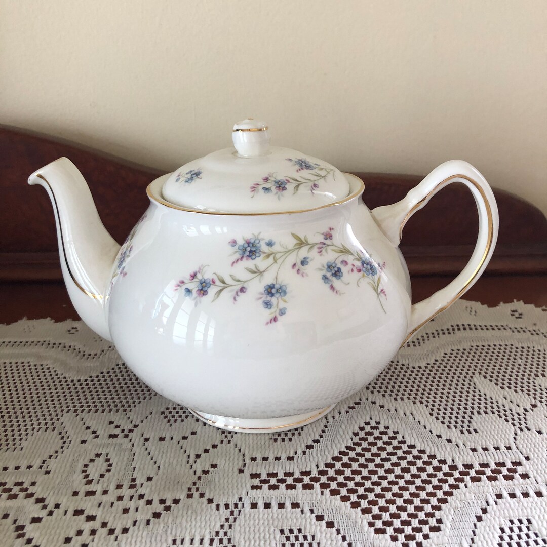 Vintage Duchess England Bone China Teapot in the 'tranquility Me