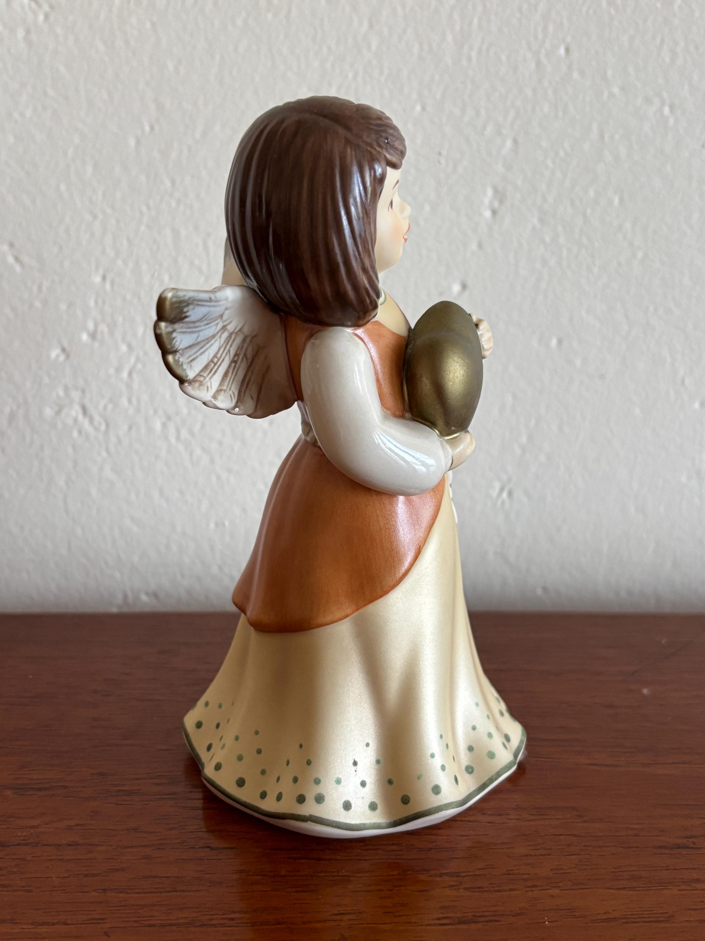 ヴィンテージのゲーベル磁器製天使の置物：ドイツのクリスマス
