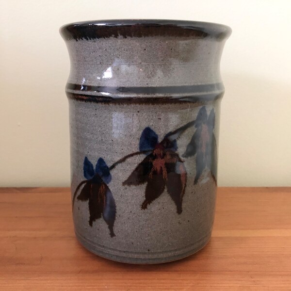 Vintage Stoneware Utensil Holder by Ian Rowe of Roweshill Pottery, Glossy Glaze with Leaf Decoration, Signes and Made in Australia