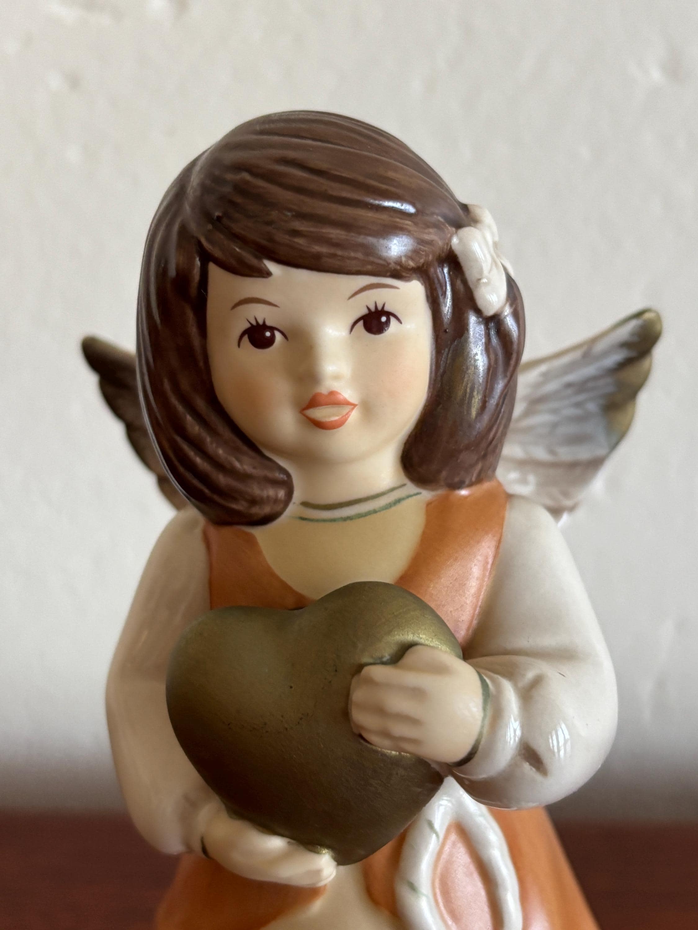 ヴィンテージのゲーベル磁器製天使の置物：ドイツのクリスマス