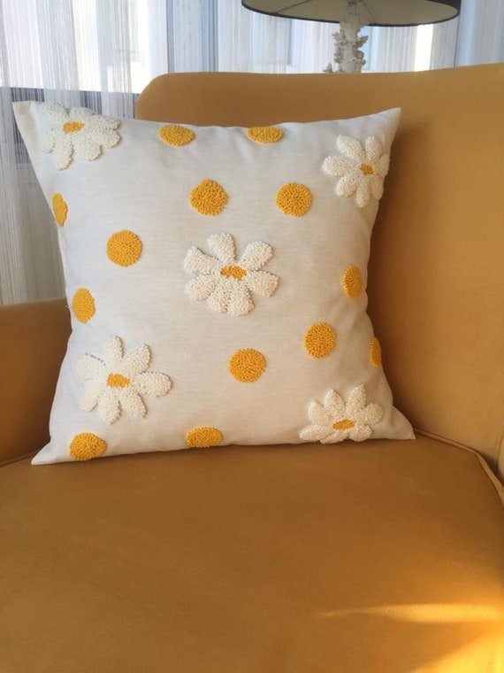 Daisy Punch Needle Pillow
