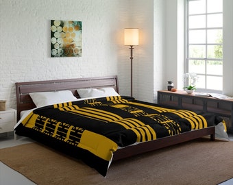 The Elizabeth Black and Gold Queen Size Comforter