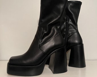 Black Platform Heeled Boots 8-8.5