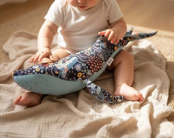 Peluche baleine à bosse faite main, grande peluche océan, tissu marin, décoration de chambre d'enfant, décoration côtière, chambre d'enfants, cadeau 53 cm