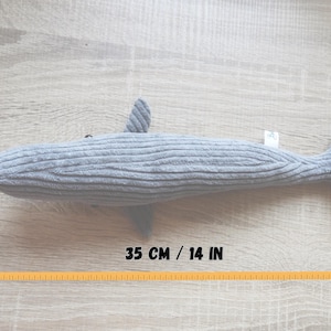Pottwal Kuscheltier Set Grau Groß und Klein Cord Wal Deko Minimalistische Wohn Deko Ruhiger Begleiter Wal Set Small one