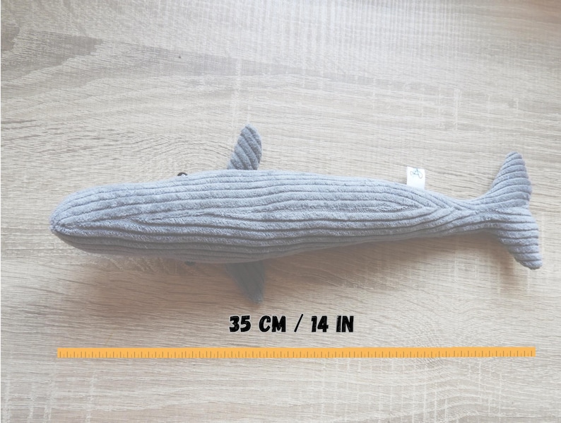 Pottwal Kuscheltier Set Grau Groß und Klein Cord Wal Deko Minimalistische Wohn Deko Ruhiger Begleiter Wal Set Small one