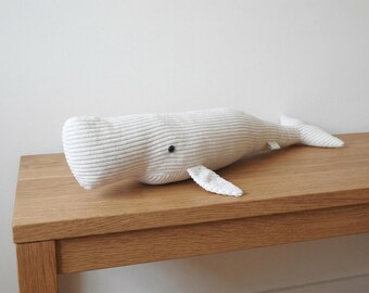 大きな白いマッコウクジラのぬいぐるみ、手作りのアルビノマッコウ