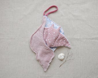 Peluche a forma di manta rosa con sacchetto opzionale a forma di conchiglia, fatto a mano, decorazione per la cameretta a tema oceano, in cotone, regalo per baby shower.