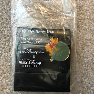 Winnie the Pooh &quot;Up the Honey Tree&quot; Pin (IN ORIGINAL PACKAGING)
