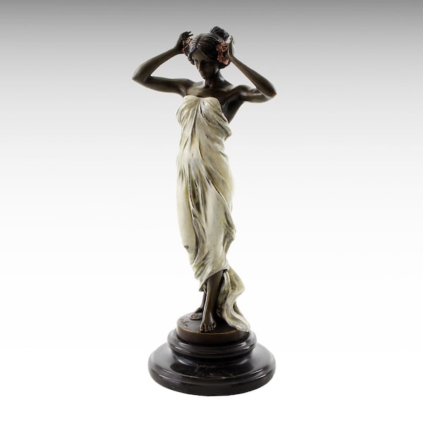 Sculpture en bronze patiné représentant une jolie femme nymphe, grande statue en bronze sur socle en marbre, figurine d'art de style classique, idée cadeau design d'intérieur