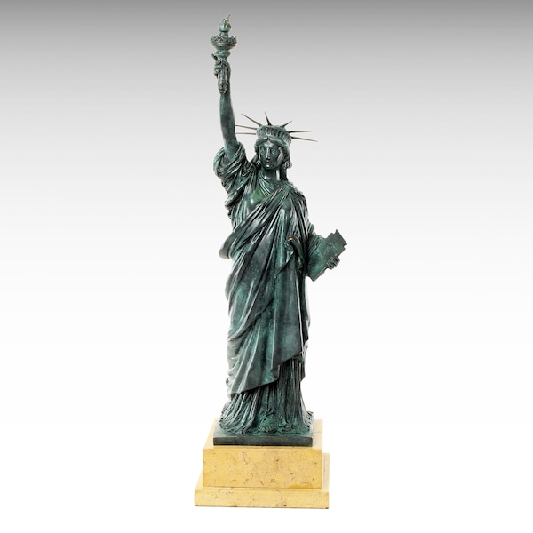 Statue en bronze XXL de la Liberté Sculpture en bronze, Grande statue moderne sur socle en marbre, Bronze oxydé, Symbole Amérique USA Icône de la ville de New York
