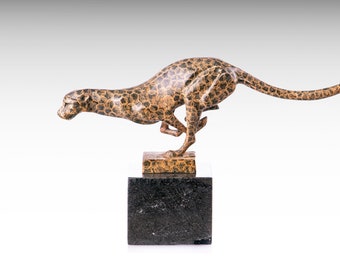 Sculpture en bronze de couguar qui court, statue en bronze moderne, socle en marbre, jaguar guépard grand chat sauvage, figurine d'art animalier, statue de panthère en bronze