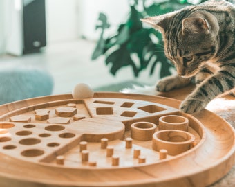 Activity board for cats made of wood, game board, intelligence game, food toy bear board