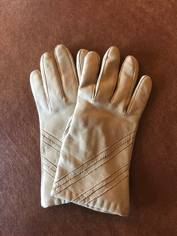 ladies khaki leather gloves