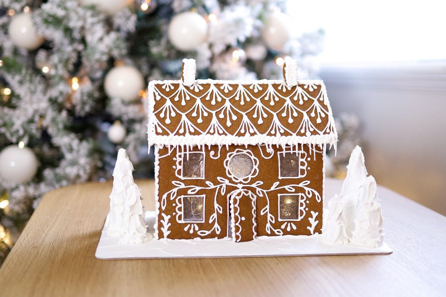 Classic Cottage [Gingerbread House Template] – Easy DIY Holiday Decor