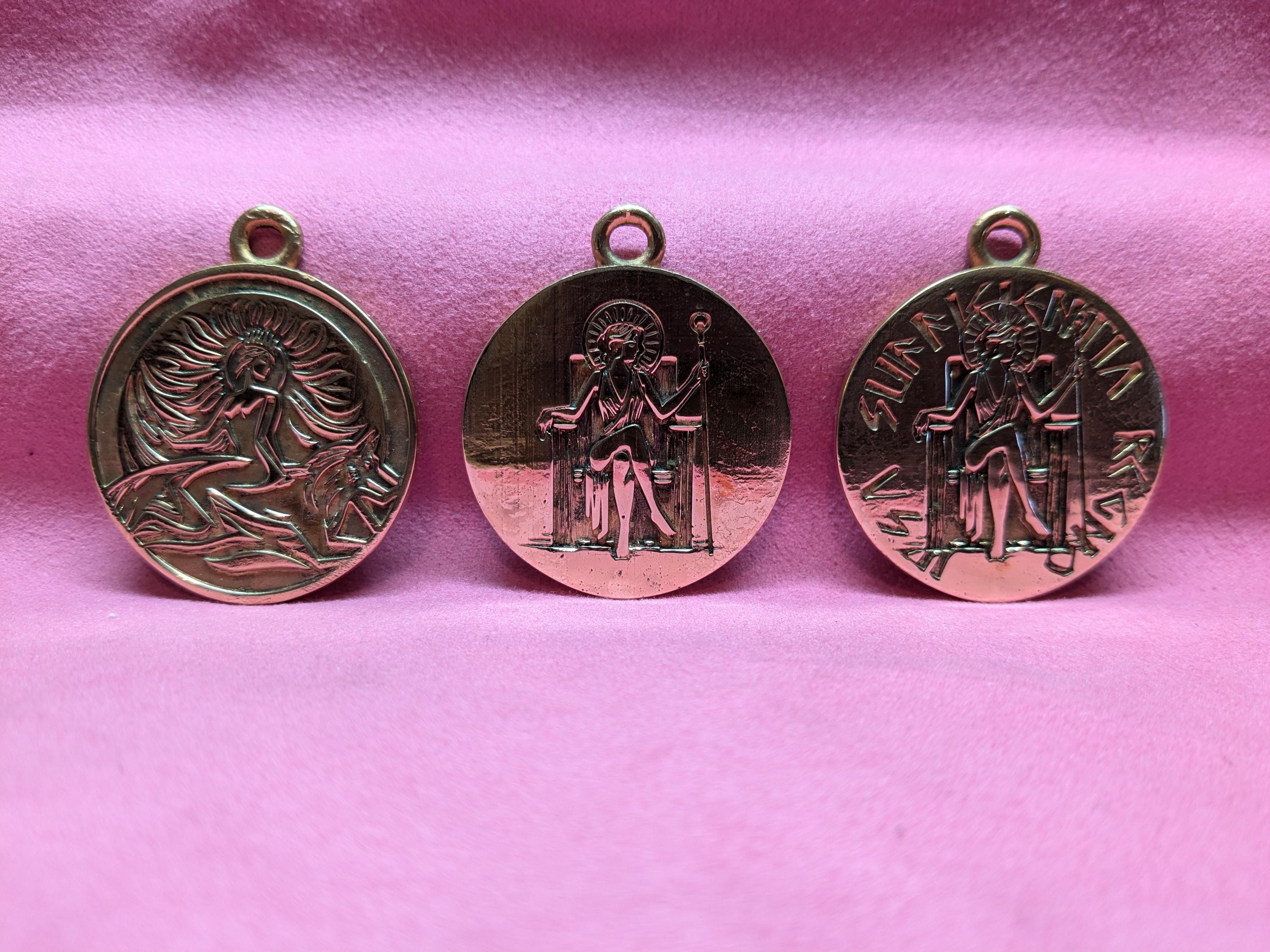 the Exalted Sun Queen (Solar Exaltation Astrological Talisman)