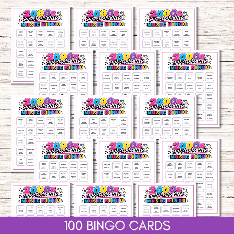 Może przedstawiać: Kolekcja 100 kart do gry w bingo do druku zatytułowanych 2000s Singalong Hits Music Bingo. Każda karta zawiera siatkę z tytułami piosenek i nazwami wykonawc&oacute;w w czarnym tekście na białym tle z kolorowym nagł&oacute;wkiem 2000s Singalong Hits Music Bingo.