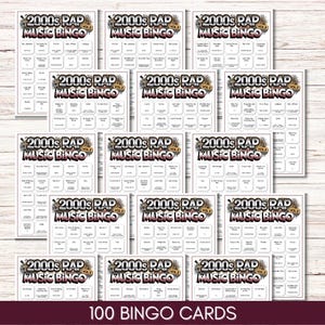 Puede incluir: Un conjunto de 100 tarjetas de bingo con tem&aacute;tica de m&uacute;sica rap de los a&ntilde;os 2000. Cada tarjeta presenta una disposici&oacute;n &uacute;nica de t&iacute;tulos de canciones y nombres de artistas. Las tarjetas son blancas, con un logotipo decorativo en la parte superior que dice "2000s RAP MUSIC BINGO VOL 2".