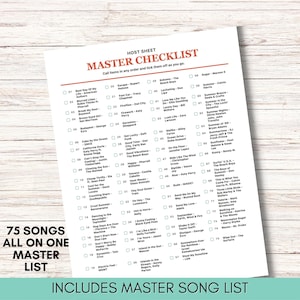 Pode incluir: Um papel branco intitulado "MASTER CHECKLIST" com uma lista de 75 m&uacute;sicas. A lista inclui t&iacute;tulos de m&uacute;sicas e artistas, com caixas de sele&ccedil;&atilde;o para rastreamento. O texto "75 SONGS ALL ON ONE MASTER LIST" tamb&eacute;m &eacute; vis&iacute;vel.