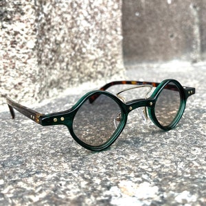 80s Round Green Steampunk Sunglasses Spirral Design Vintage Green Brown Plastic Frame Rectangular Cyberpunk Goth Festival Christmas Gift