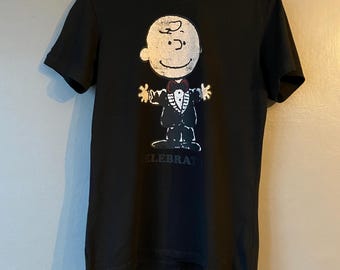 Peanuts x s.Oliver Charlie Brown Tuxedo Graphic T-Shirt Black Celebrate Tee Snoopy Collection 2010s Size M