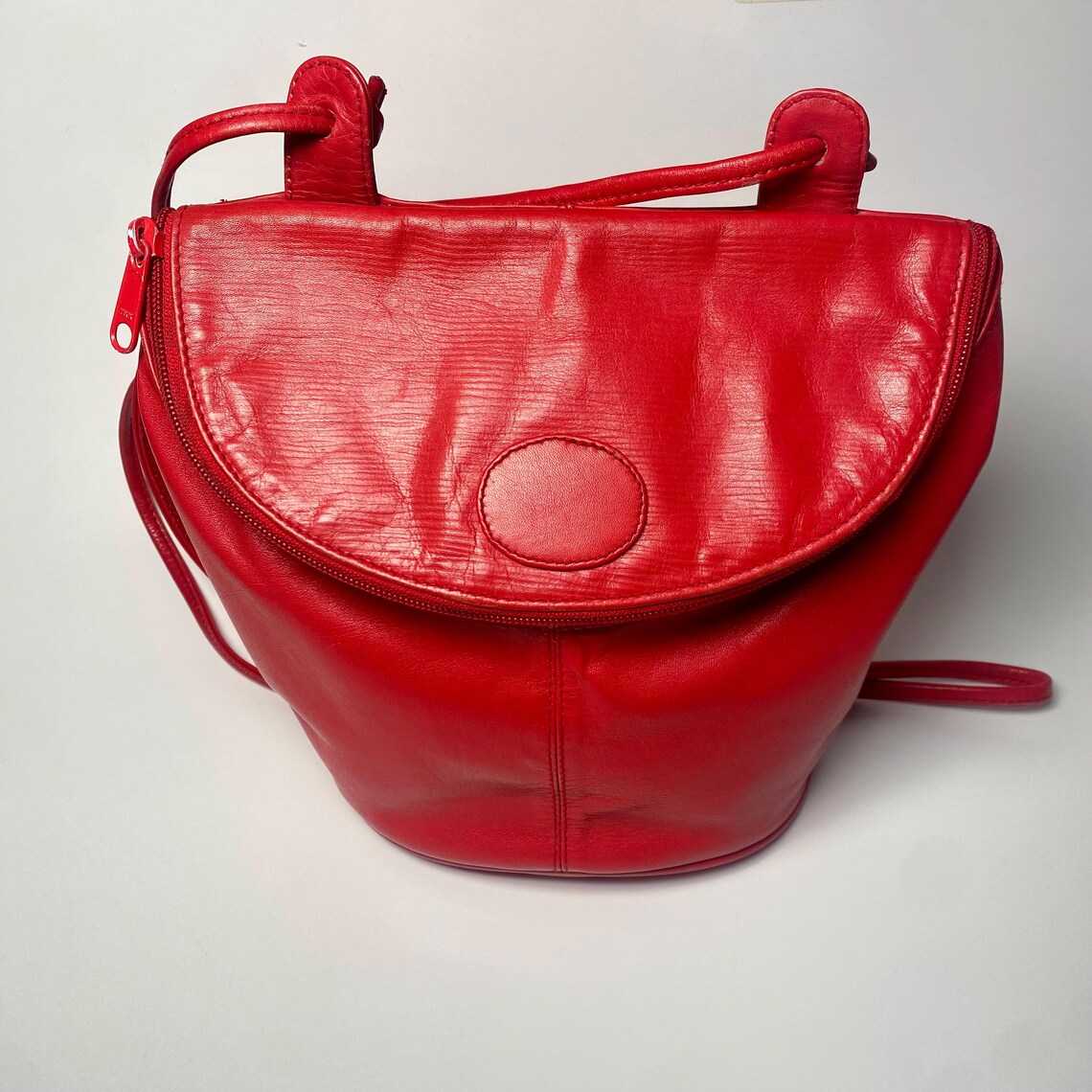 Vintage Red Leather Crossbody Bag Princess 80s Minimal Shoulder Bag Soft Leather Handbag Retro Everyday Purse Small Handbag For Everyday, foto 2 di 5