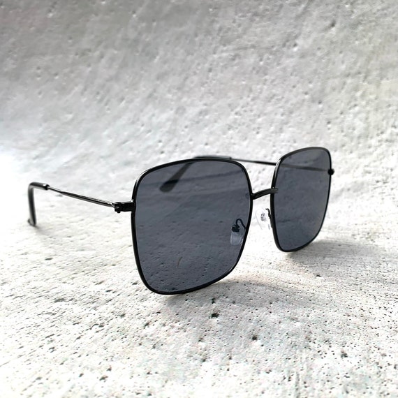 black square wire frame sunglasses