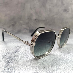 Unique Design Green Aviators Ombre Lense Octagonal 70s Pilot Shades Silver Metal Frame Men Women Aviator Sunglasses Special Birthday Gift