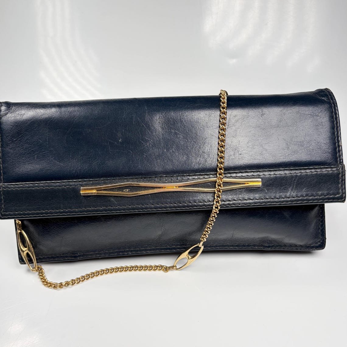 Vintage Navy Blue Leather Clutch Bag Gold Chain Evening Purse 80s Envelope Handbag Retro Shoulder Bag, foto 4 di 5