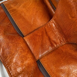 Vintage Brown Leather Handbag Cognac Leather Shoulder Bag Classic Leather Satchel 90s Vintage Leather Purse Everyday Bag image 11