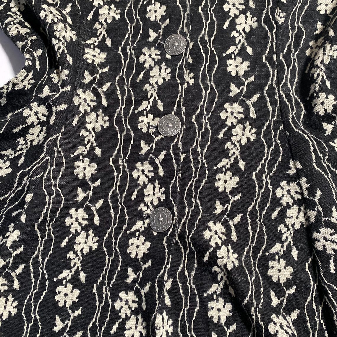Vintage 90s Asymmetric Knit Cardigan Made in England Size M Long Back Sweater Minimalist Grunge Style Soft Knit Top, foto 3 di 4