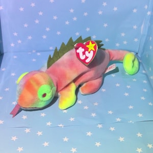 Rare Iggy with Rainbow’s patten and a tongue – TY Beanie Baby