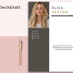 May include: A resume template with a photo of a woman with blonde hair. The resume includes the name "Eliza Keaton" and the title "Marketing Managerin." A gold pen rests on a pink and white background. The word "Deckblatt" is in the upper left corner.