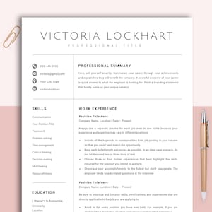 Peut inclure: Un modèle de CV avec un design noir et blanc. Le modèle comprend des sections pour les compétences, l'expérience professionnelle et la formation. Le texte sur le modèle fournit des conseils pour rédiger un CV.