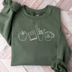 Personalized Teacher Sweatshirt Teacher Custom Name Sweater Back to School Gifts New Teacher Crewneck Elementary Teacher Appreciation Gift