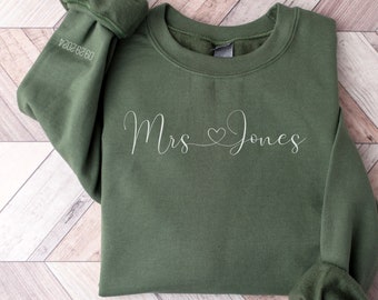 Personalized Mrs. Sweatshirt Bride Sweater Gift for Bride Custom Mrs Crewneck Honeymoon Gift Last Name Date on Sleeve Engagement Gifts