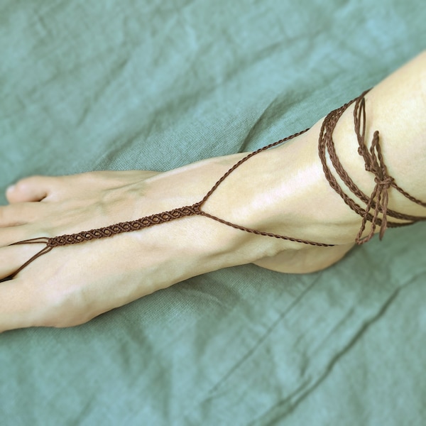 Barefoot jewelry made of macrame, foot band to wrap the ankle