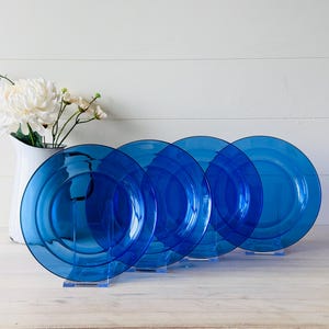 1970&#39;s Vintage Arcoroc France Blue Luncheon/Dessert Plates Set of 4