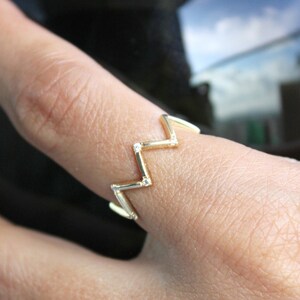 Goldring, zierlicher Ring, geometrischer Goldring, dünner Goldring, Ehering, Ringe Frauen, Goldschmuck