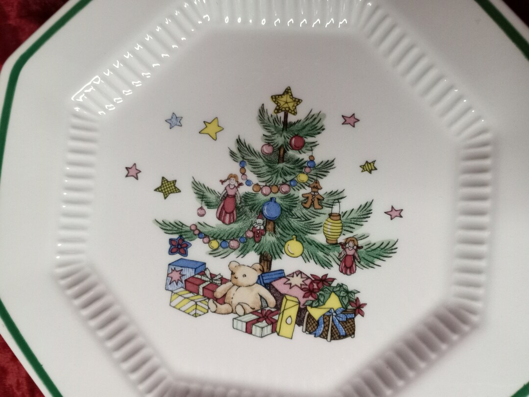 ONLY ONE LEFT Nikko Christmastime Bread and Butter Plates 6 1/2 Holiday