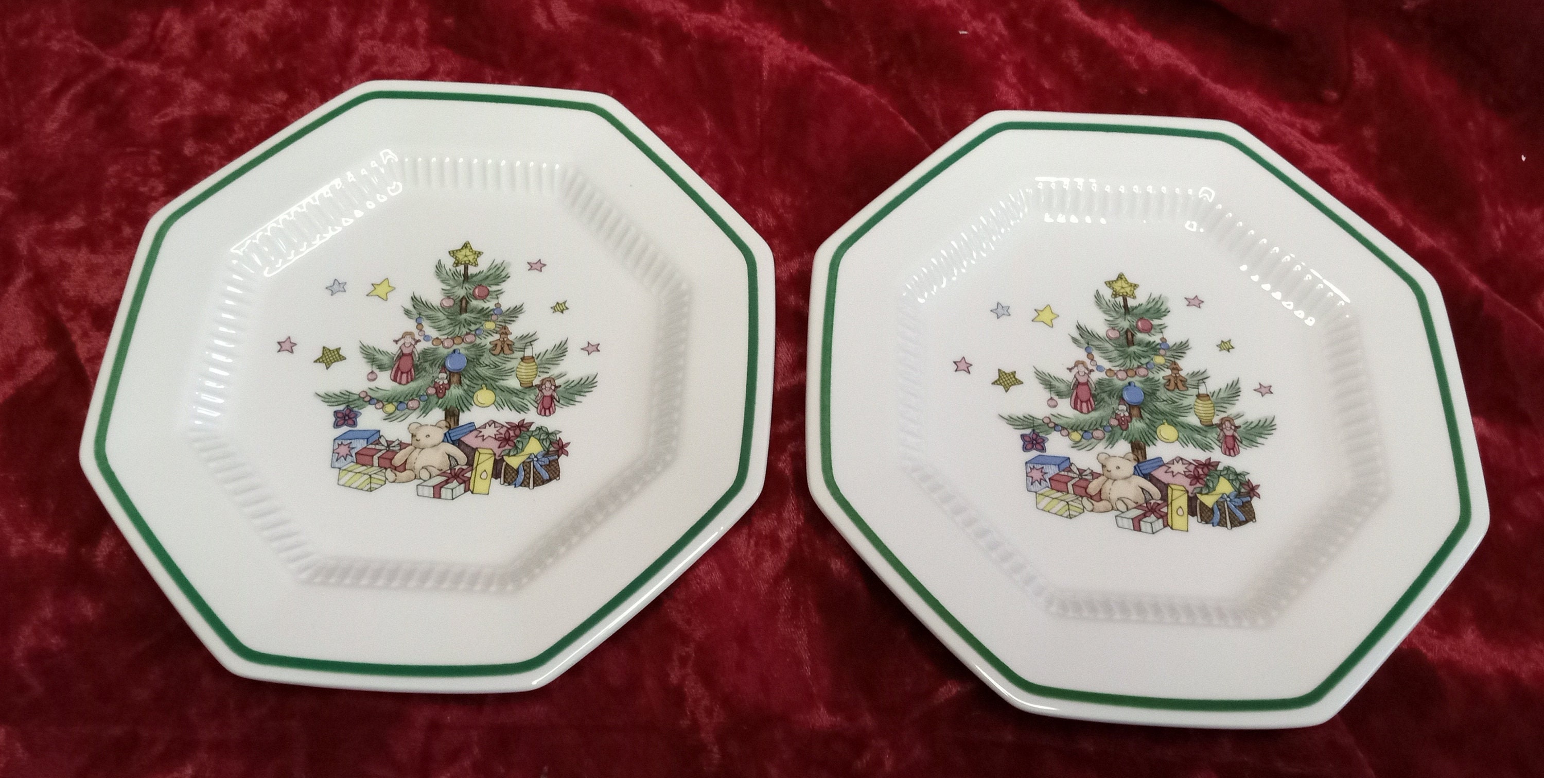 ONLY ONE LEFT Nikko Christmastime Bread and Butter Plates 6 1/2 Holiday