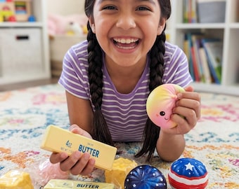 Packung mit 7 Squishies.  Süße Mischung aus kleinen Knödeln, Butter, Regenbogenbutter, rosa Butter, Käse und vielem mehr – alles ist ein Kawaii Stress Toys.