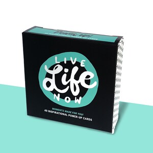 Jeu de 40 cartes inspirantes. Les mots positifs peuvent signifier tellement de choses. Donnez ces messages de motivation pour un coup de force rapide! Idéal pour les enseignants.