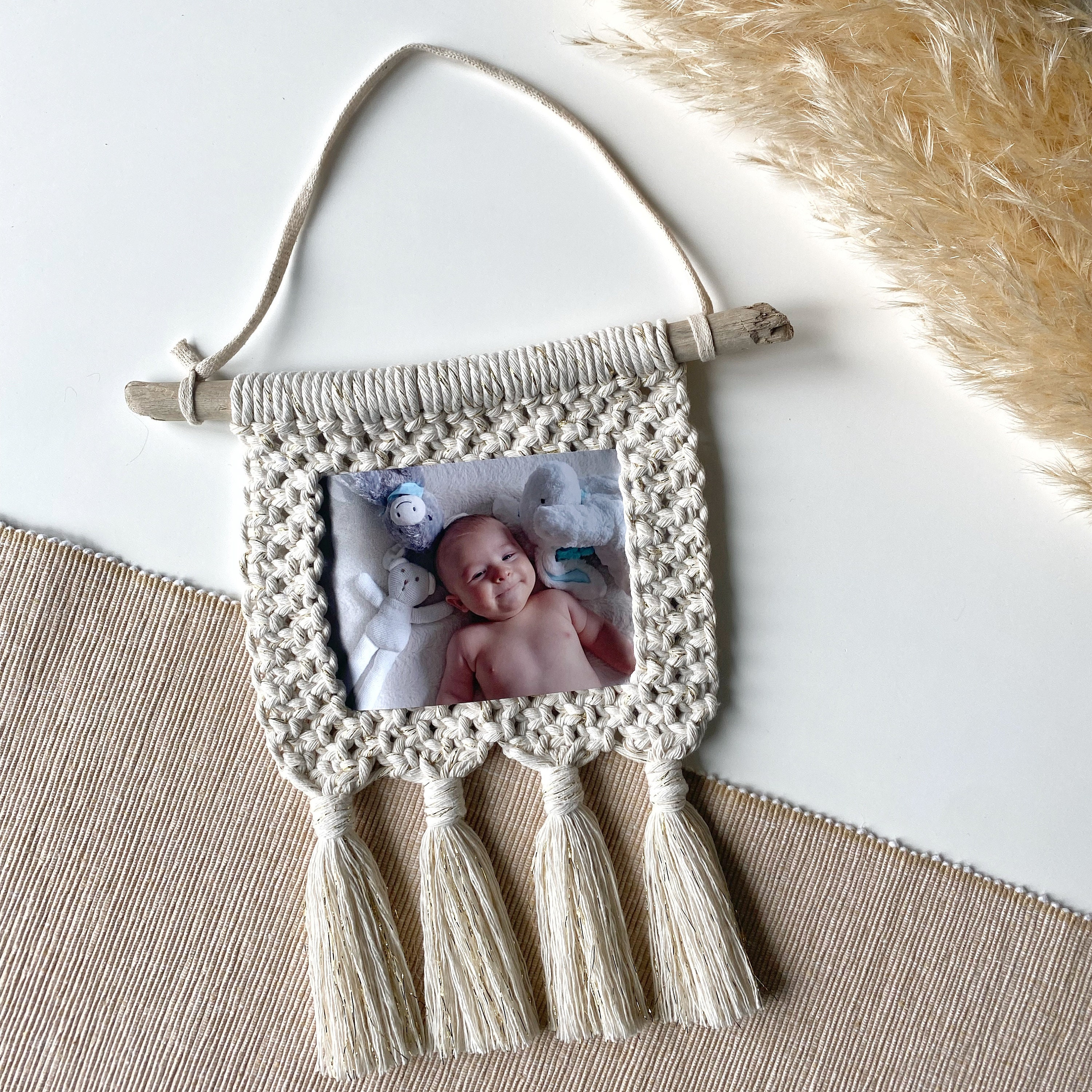 Cadre Photo en Coton et Bois Flotté | Décoration Murale Macramé Suspension