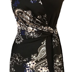 Sleeveless Wrap Paisley Print Tunic image 3